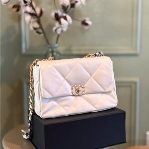 Chanel 19 Flap Bag — White Lambskin